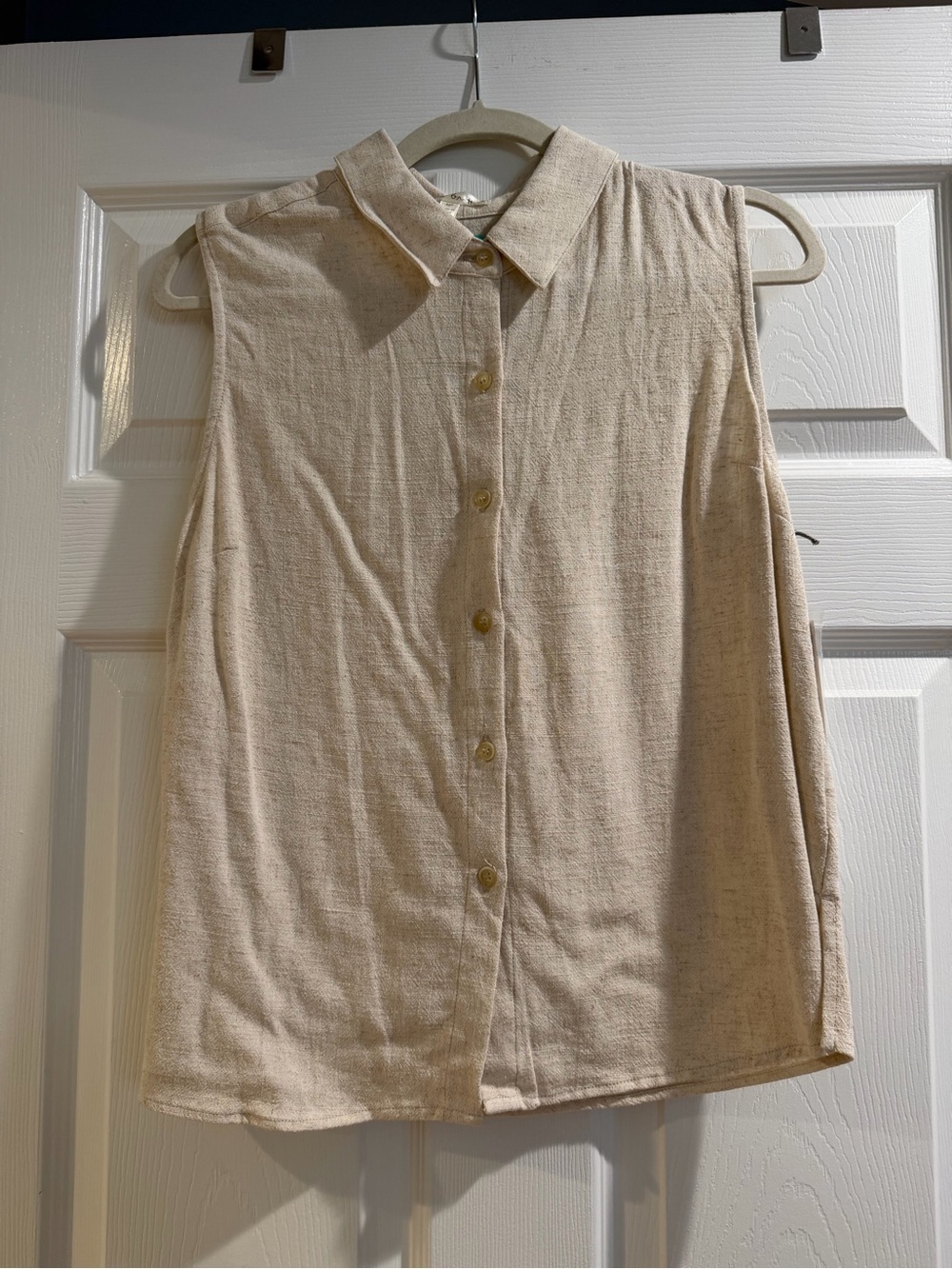 nine britton Cream Sleeveless Button-Down Collared Top